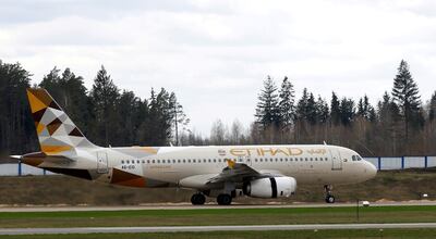 FILE PHOTO: An Etihad Airways Airbus A320-200 at the National Airport Minsk, Belarus, April 19, 2018. REUTERS / Vasily Fedosenko / / File Photo