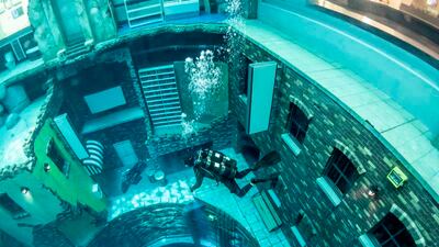 Diving in the worlds deepest fresh water diving pool. The Deep Dive Dubai pool, at 60m at it's deepest, offers diver a unique experience on the 8th of July 2021