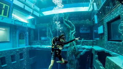 Diving in the worlds deepest fresh water diving pool. The Deep Dive Dubai pool, at 60m at it's deepest, offers diver a unique experience on the 8th of July 2021